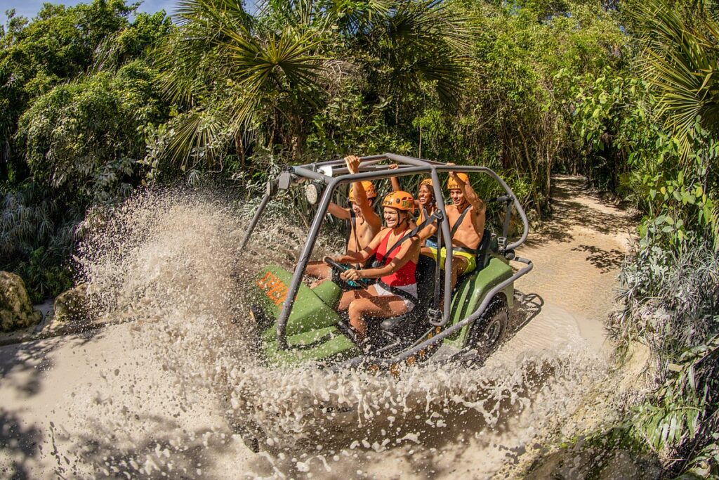 Amphibienfahrzeug im Xplor Abenteuerpark