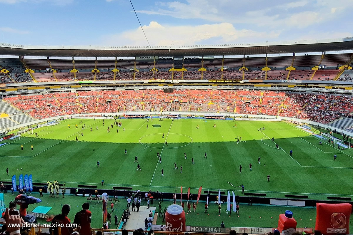 Fussballspiel in Guadalajara