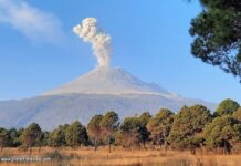 Ausbruch des aktiven Vulkans Popocatépetl bei Mexiko-Stadt