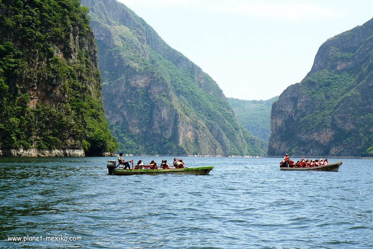 Boot Sumidero Canyon Chiapas