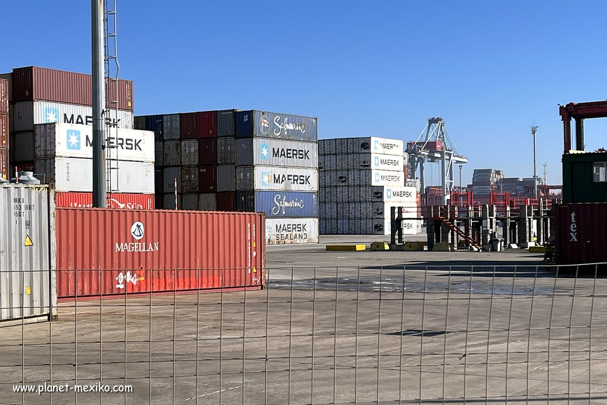 Container mit Waren für den Handel und Export