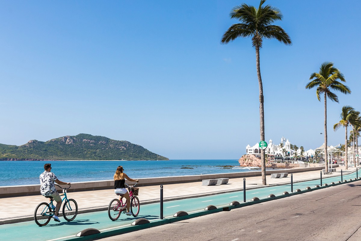 Unterwegs mit dem Fahrrad auf dem Malecón