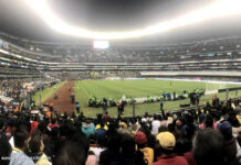 Fussball im Azteken-Stadion in Mexiko
