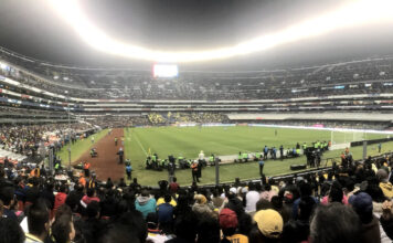 Fussball der beliebteste Sport der Mexikaner Fussball im Azteken-Stadion in Mexiko