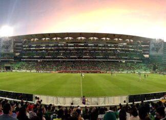 Torreón – florierende Grossstadt in Coahuila Grossstadt Torreon in Coahuila mit Fussballstadion von Santos Laguna