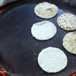 Handgemachte Tortillas aus Mais