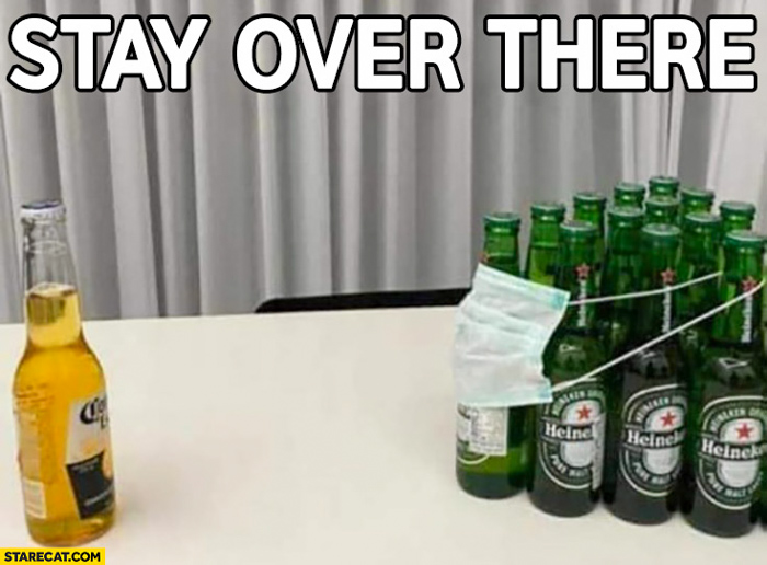 Meme mit einem Corona-Bier gegen Heineken