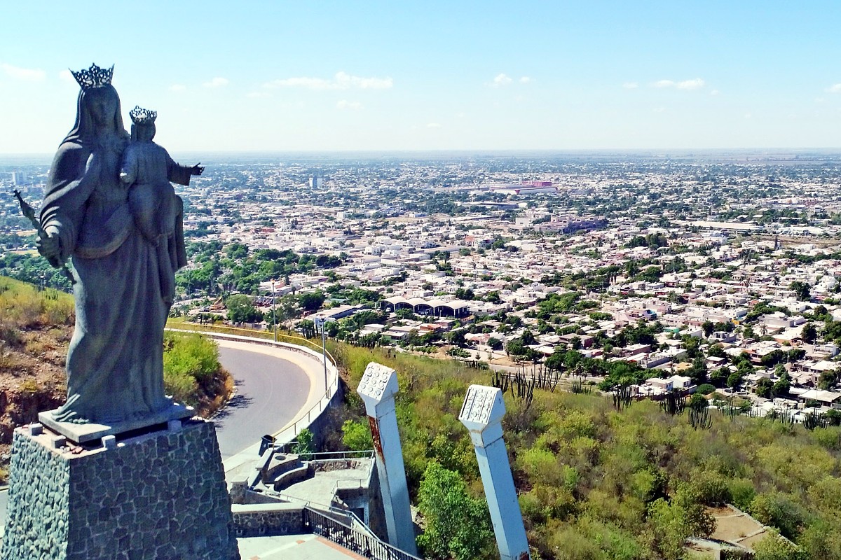 Monument der Jungfrau auf dem Cerro de la Memoria
