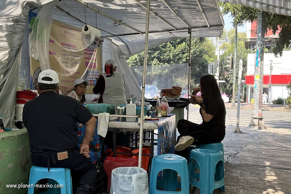 Markt mit Street Food in Roma