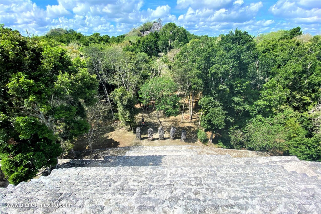Maya Ruinen im Urwald von Yucatán