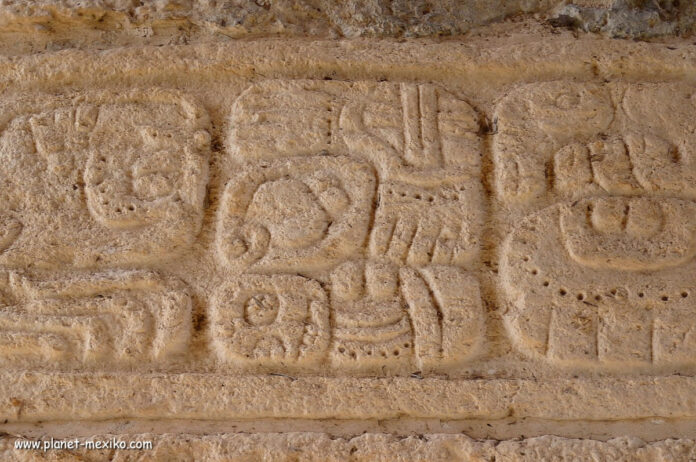 Schrift und Zahlensystem der Maya und ihre kulturelle Bedeutung