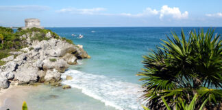 Maya Tempel und Strand von Tulum in Mexiko