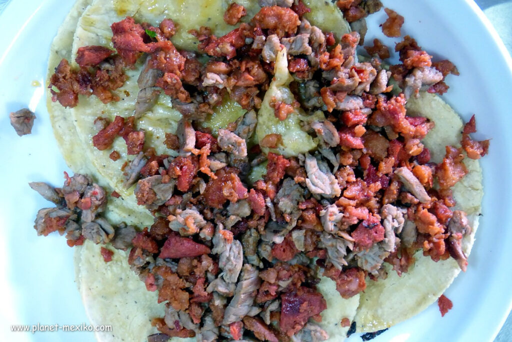 Beliebte Tacos mit Chorizo und Carne