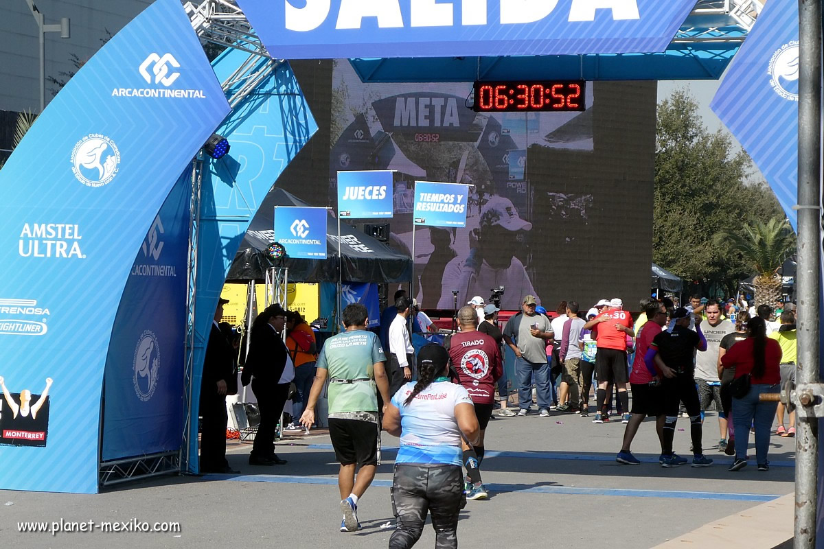 Sportliche Mexikaner beim Marathon