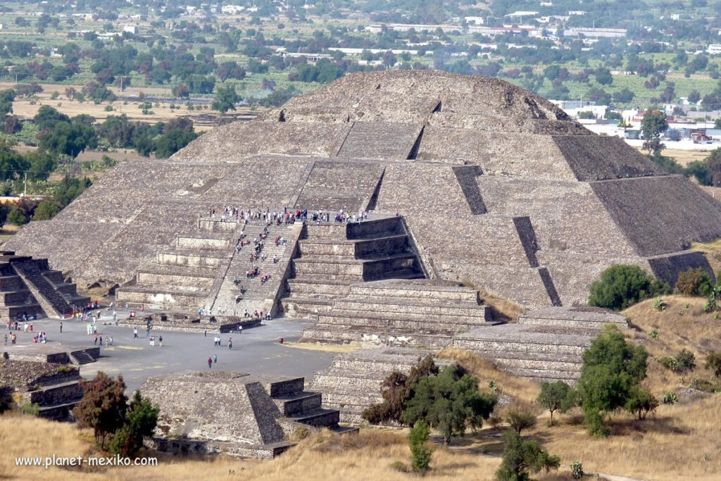 Mondpyramide in Teotihuacán