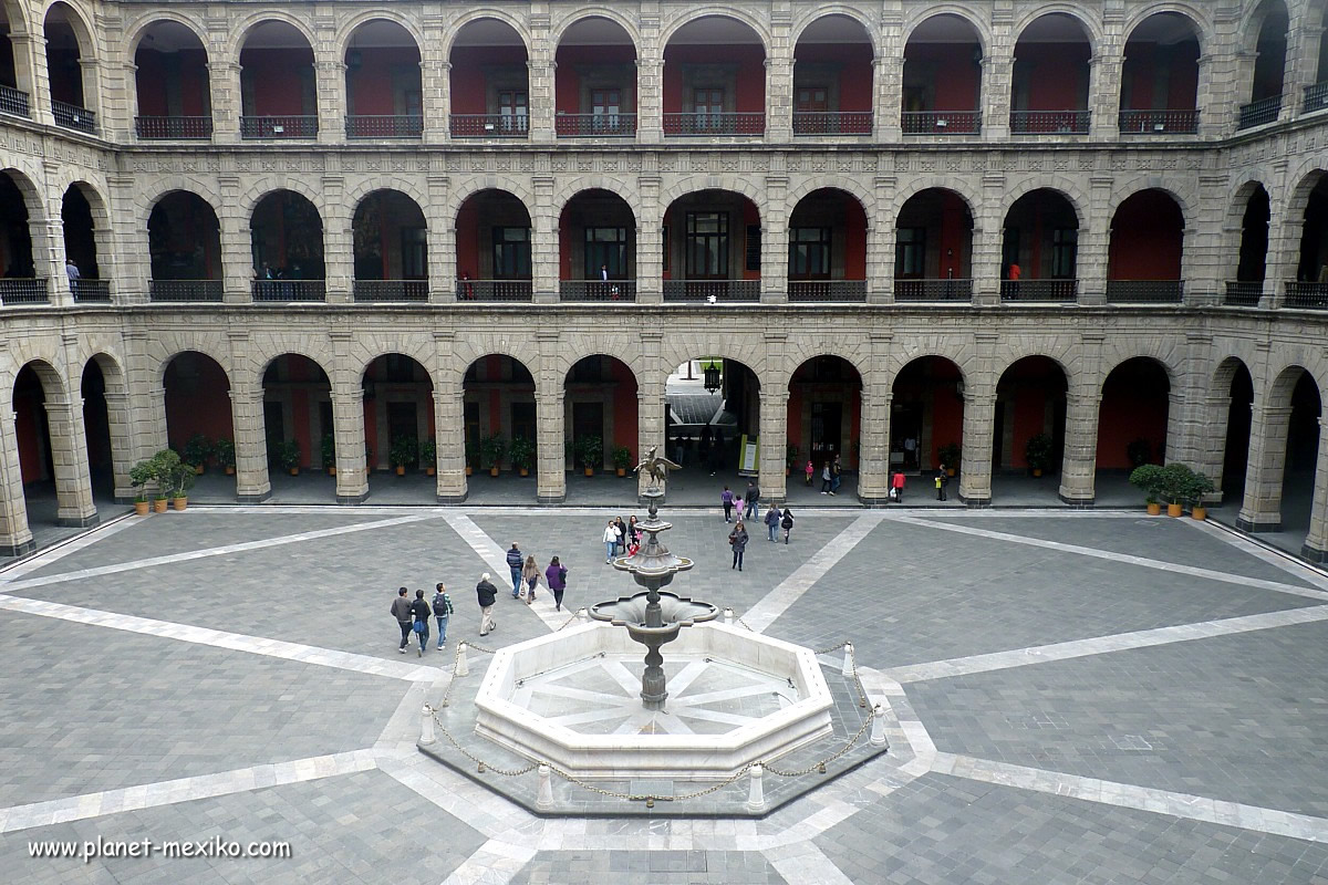 Nationalpalast in Mexiko-Stadt