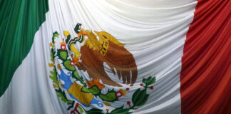 Mexikanische Nationalflagge