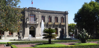 Sehenswürdigkeiten im Chapultepec-Park mit Schloss in Mexiko-Stadt