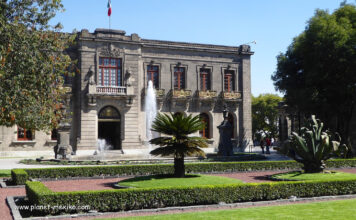 Sehenswürdigkeiten im Chapultepec-Park mit Schloss in Mexiko-Stadt