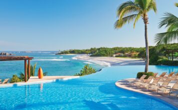 Hotel am Strand der Pazifikküste der Riviera Nayarit in Mexiko