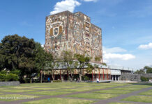 Universität und Bibliothek als Attraktionen und Ausflugstipps im Süden von Mexiko City