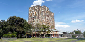 Universität und Bibliothek als Attraktionen und Ausflugstipps im Süden von Mexiko City