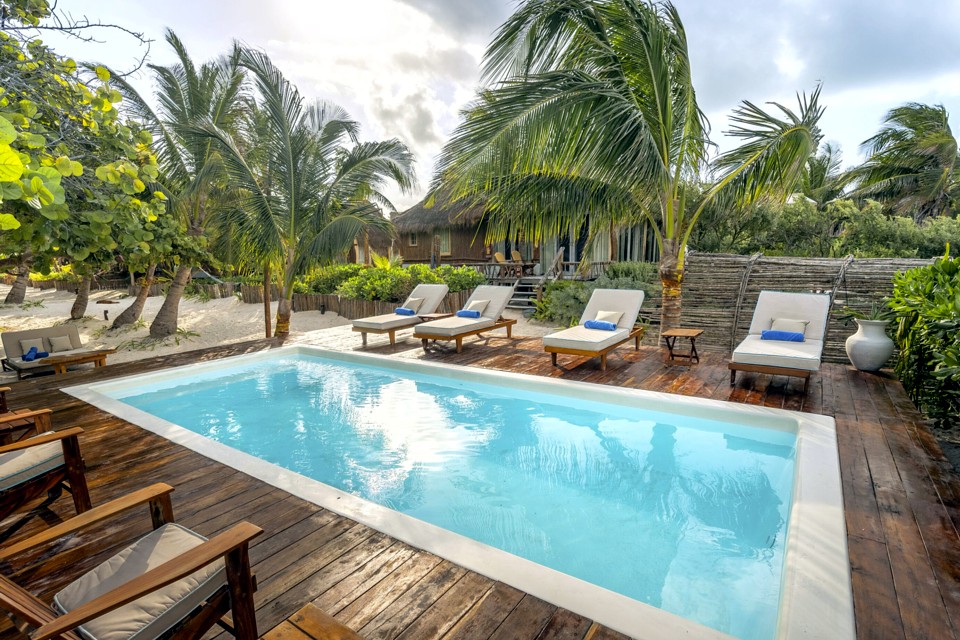 Pool der Villa Pescadores an der Karibikküste