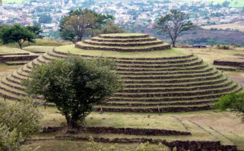 Ruinen von Guachimontones oberhalb von Teuchitlán