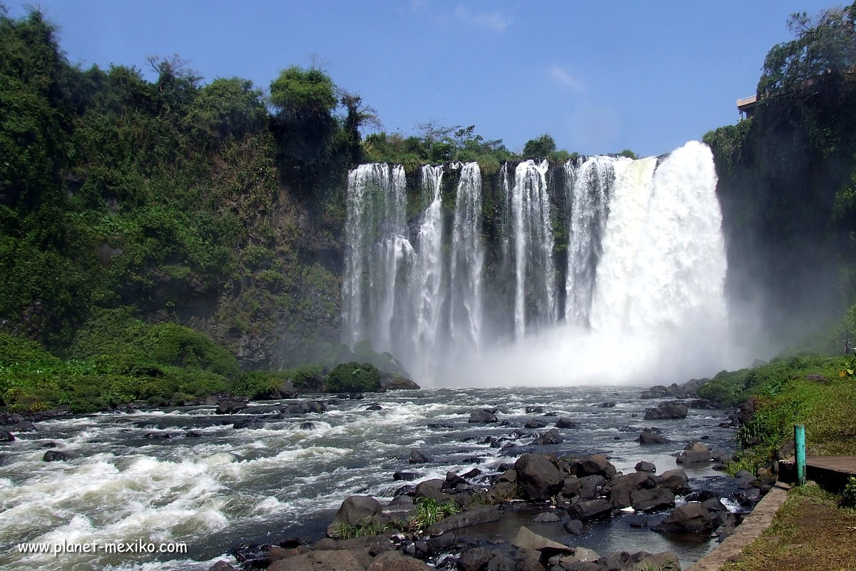 Wasserfall Salto de Eyipantla in Los Tuxtlas