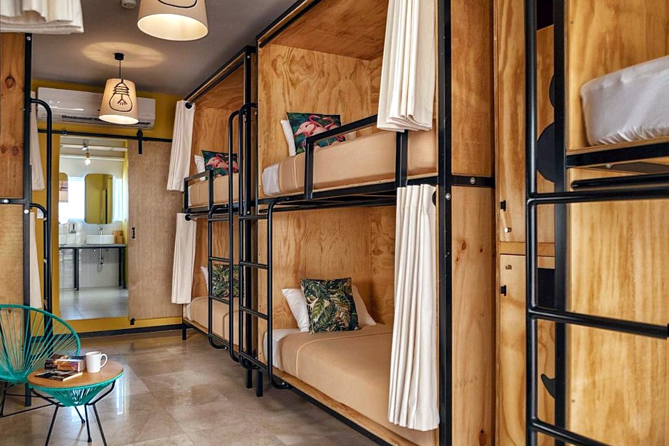 Schlafsaal und Mehrbettzimmer im Hostel Mayan Monkey