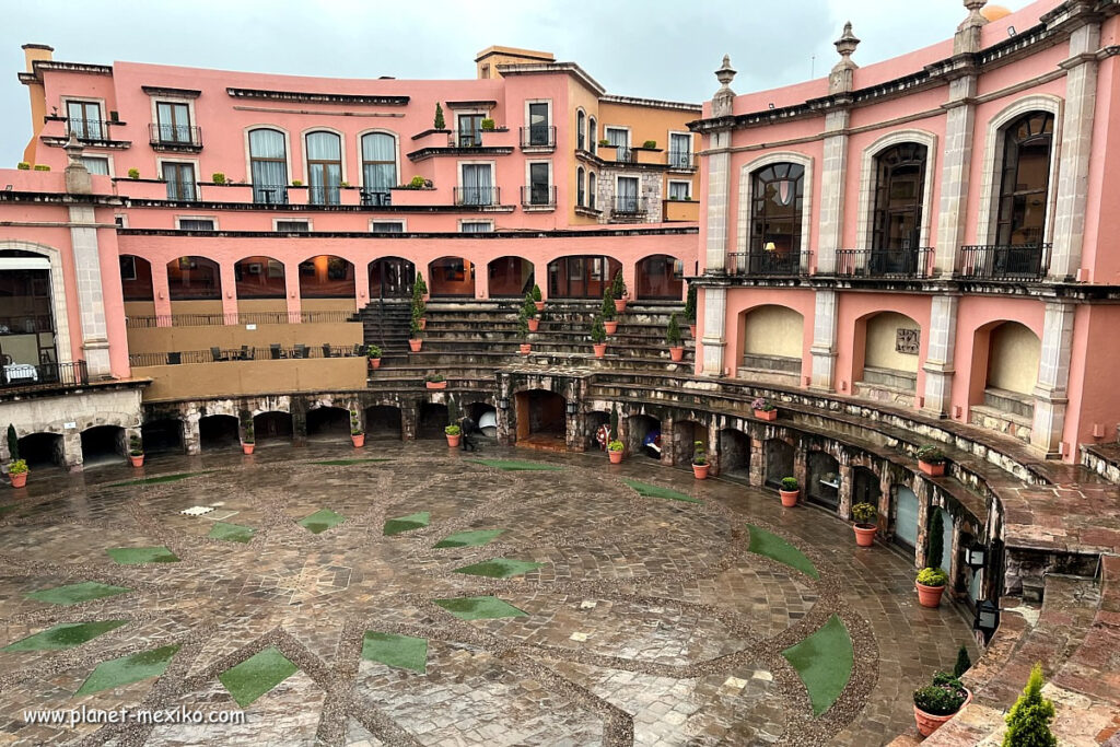 Stierkampfarena und Hotel Quinta Real
