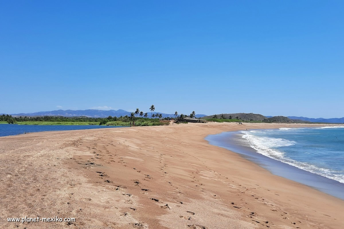 Strand an der Pazifikküste der Costa Alegre