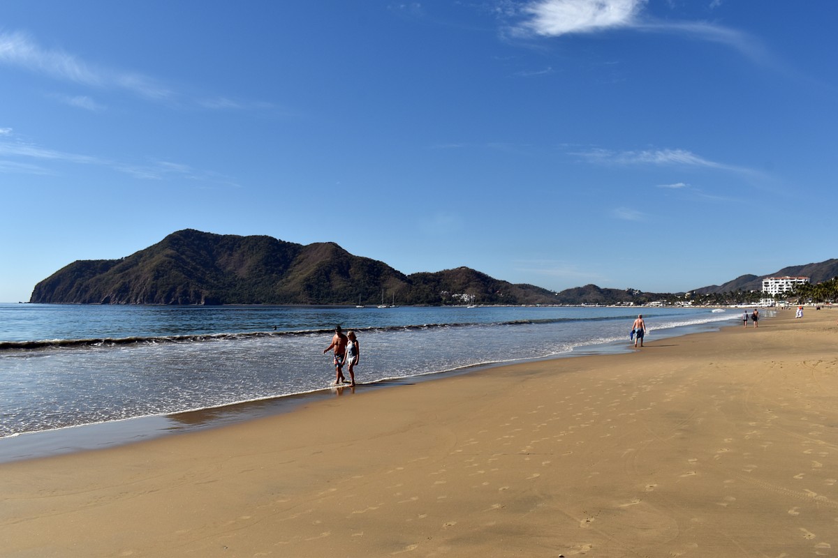 Strand bei der Halbinsel Santiago in Manzanillo