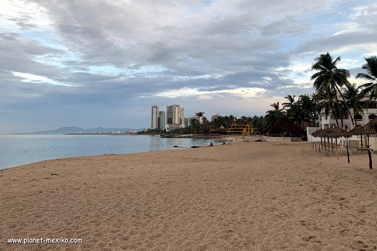 Strand von Puerto Vallarta Blick auf Nuevo Nayarit