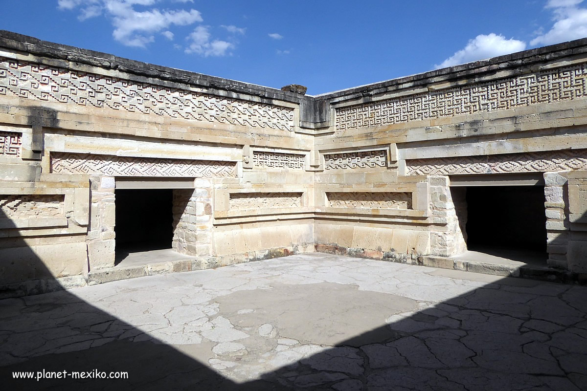 Steinmosaike in einem Tempel von Mitla