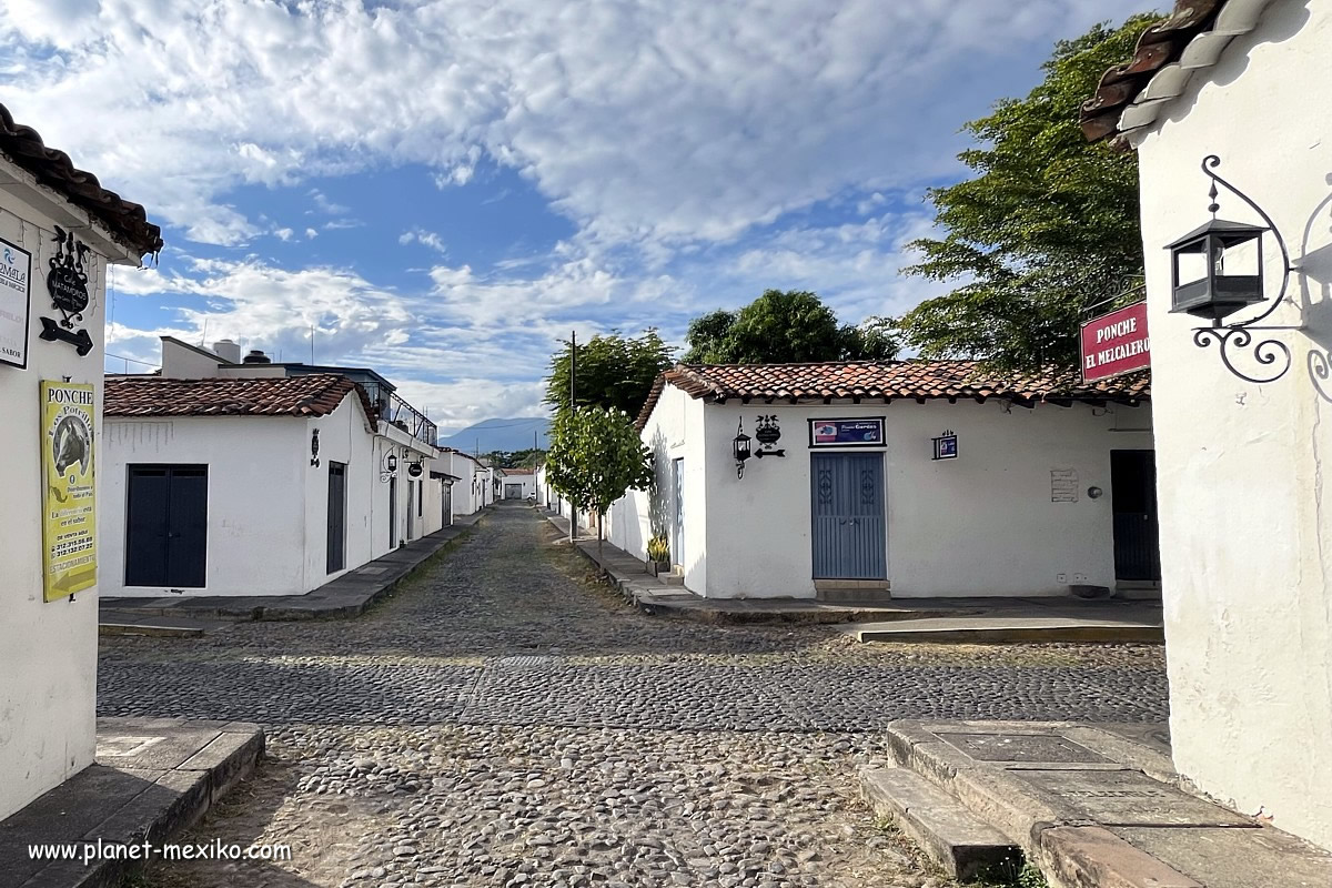 Weisse Stadt Comala im Bundesstaat Colima